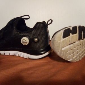 Like new Reebok pumps kids size 5